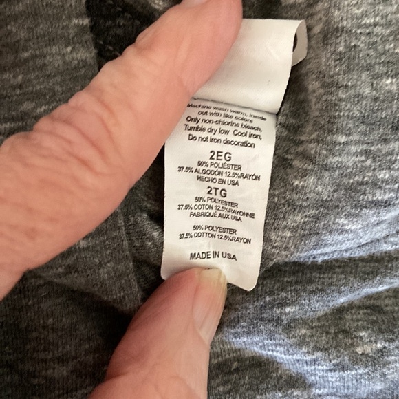 Alo Pull Over Lightweight Hooded Yoga Sweatshirt - Picture 7 of 12